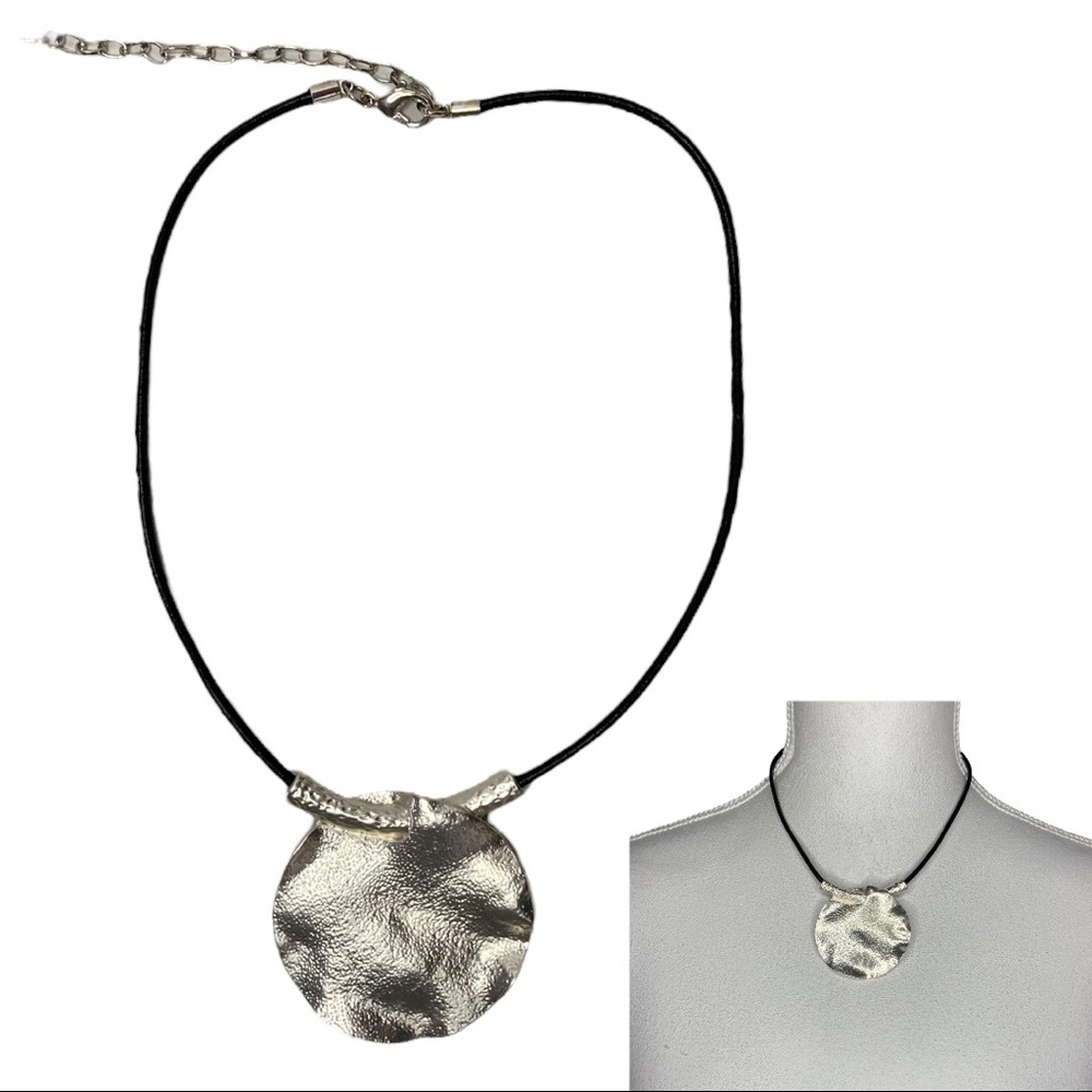 Elegant Silver Pendant Necklace